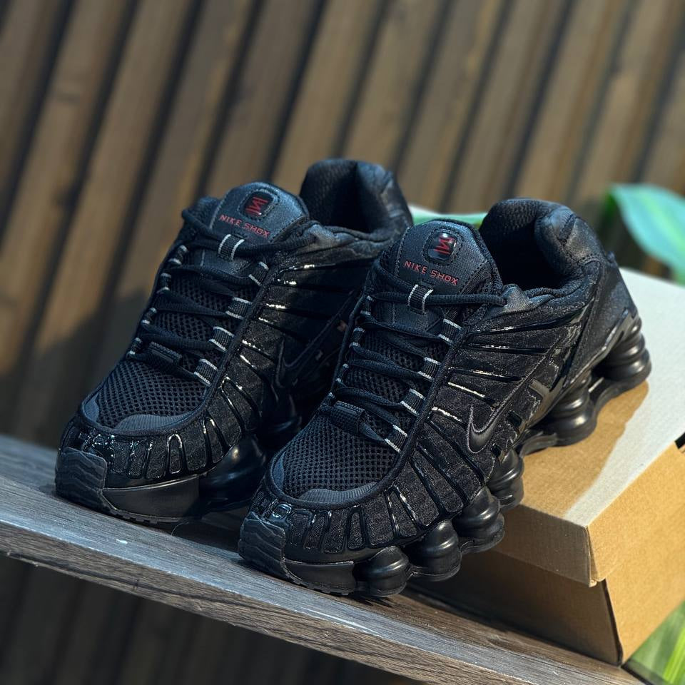 Nike Shoxs Black