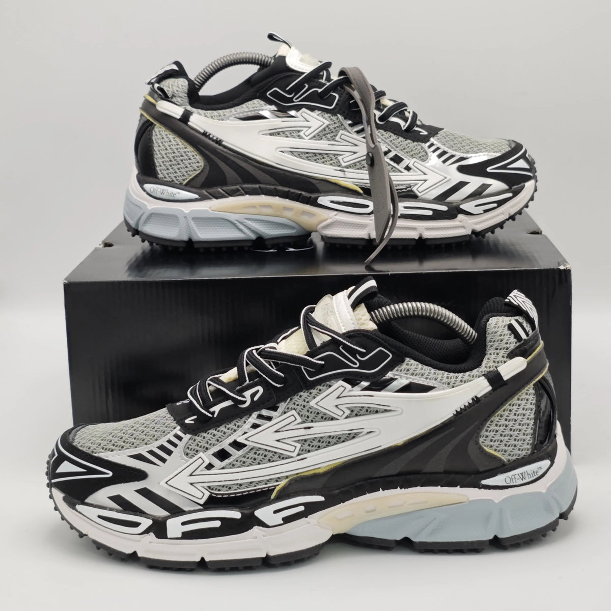 Off-White Be Right Back Black