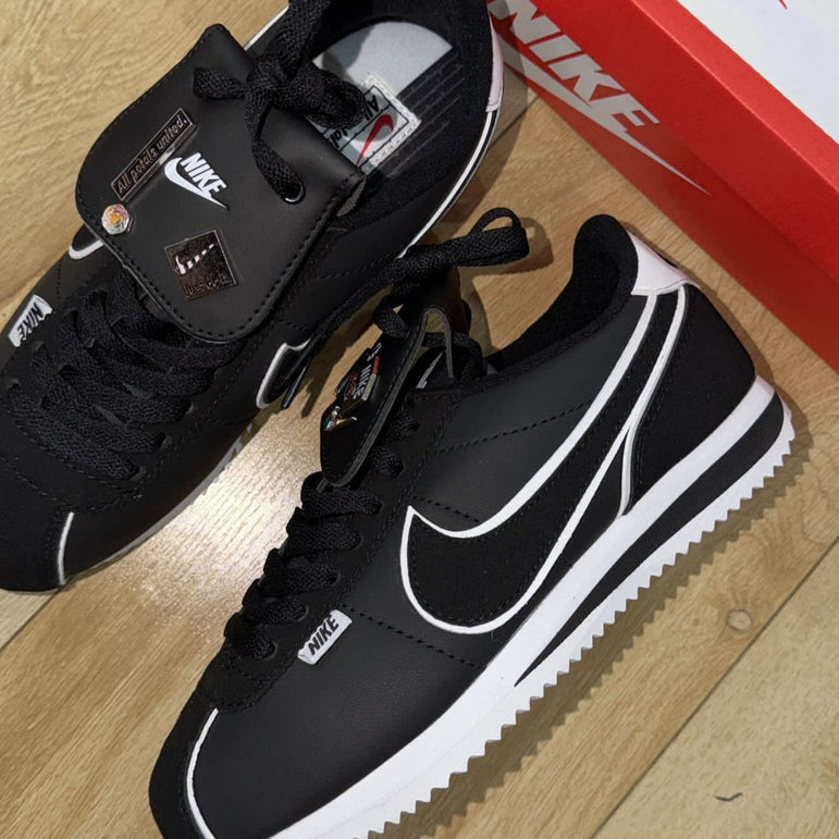 Nike Corteiz Brown Negra con Blanco