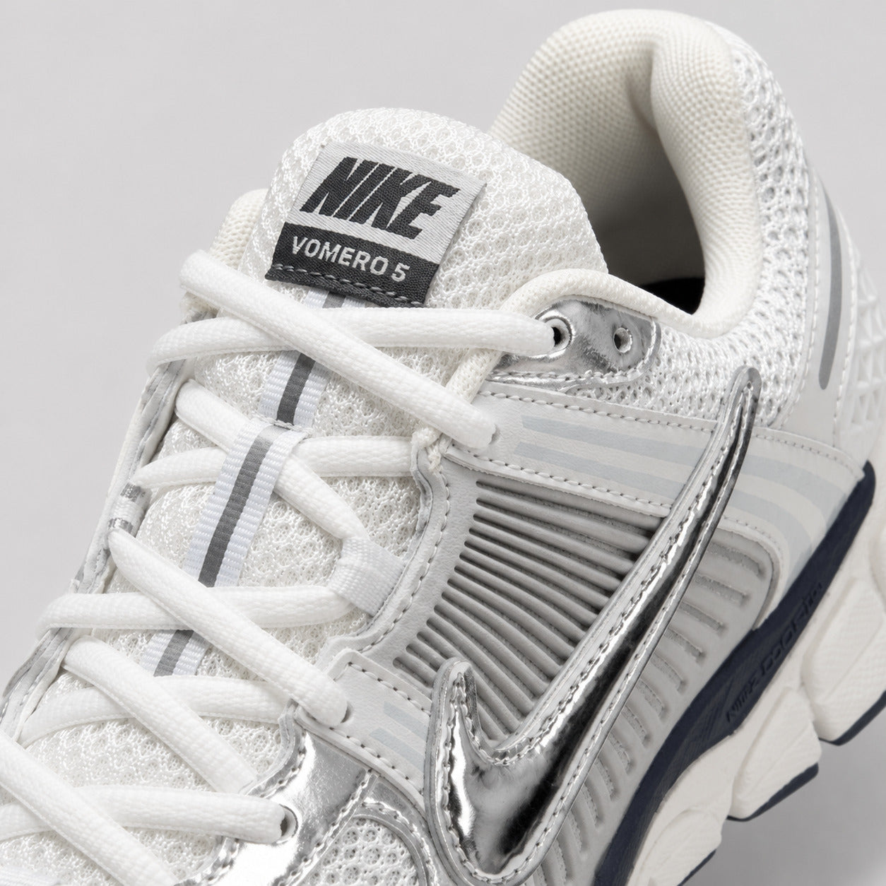 Nike Vomero 5