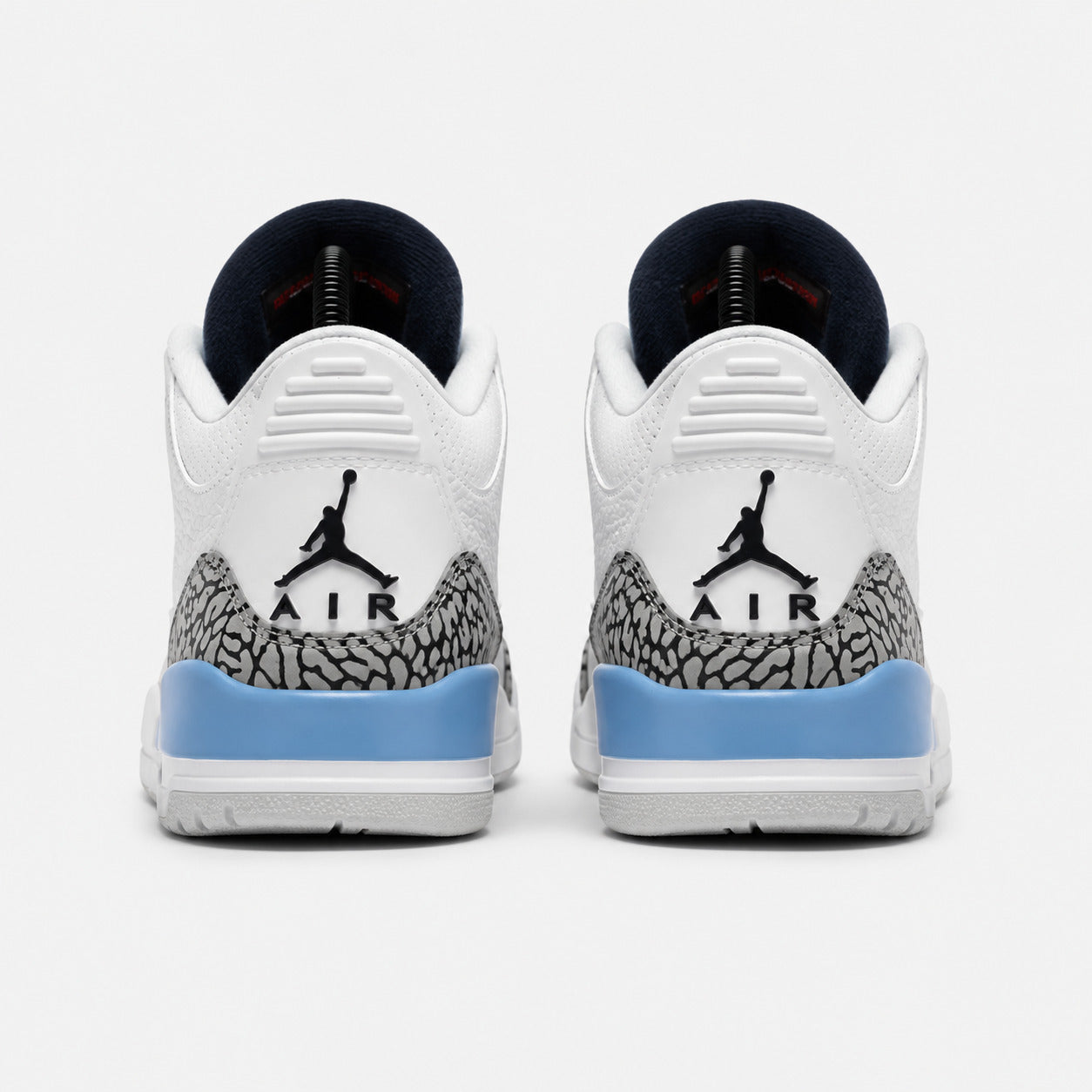 Air Jordan 3 UNC