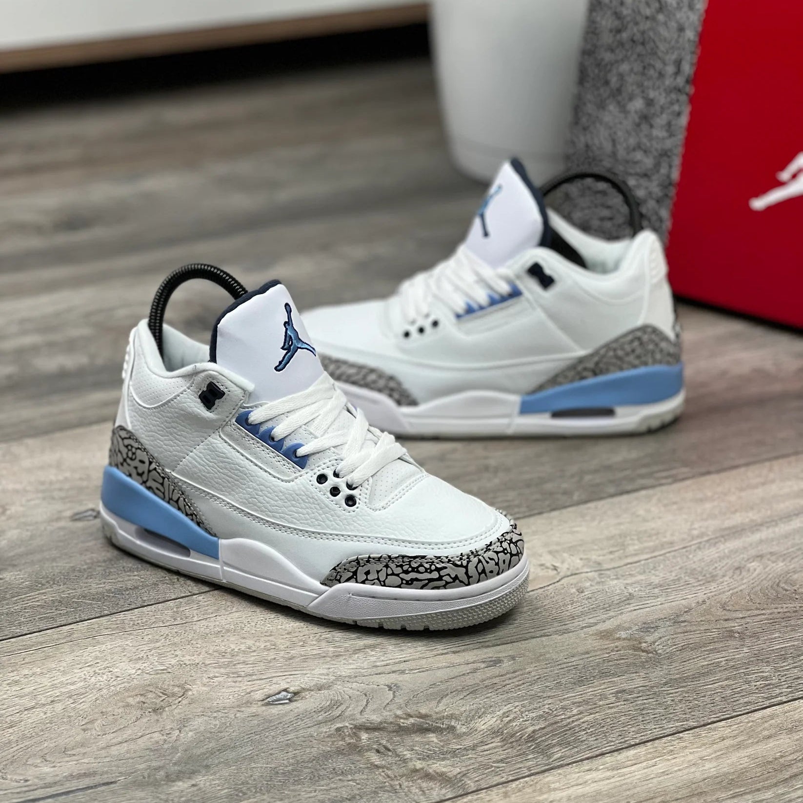 Air Jordan 3 UNC